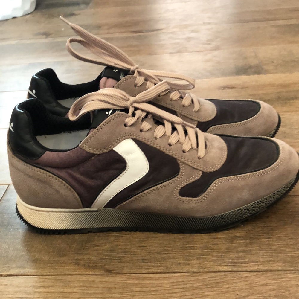 EUC Voile Blanche Designer Sneakers